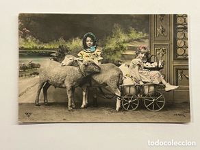 Postais: NIÑOS. Postal romántica jugando con las ovejas… (h.1910?) circulada